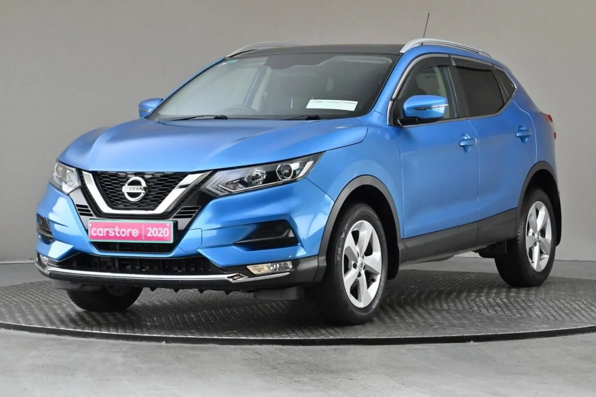 Nissan QASHQAI 1.3 PET SE 6spd  pan Roof reverse - Image 3