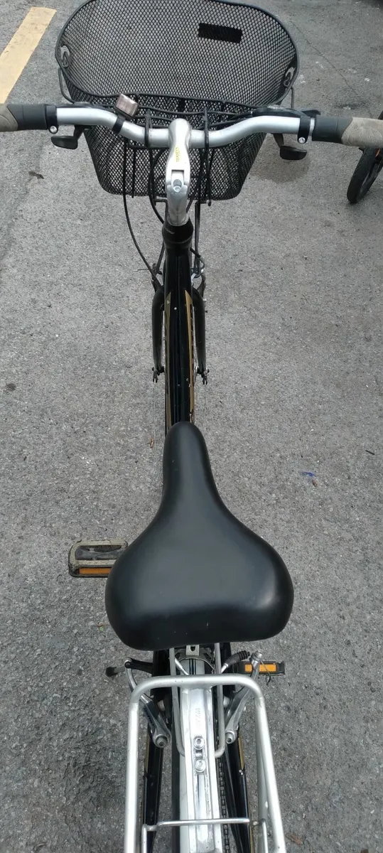 Lovely ladies bike 28inch CARTER price too sell - Image 3