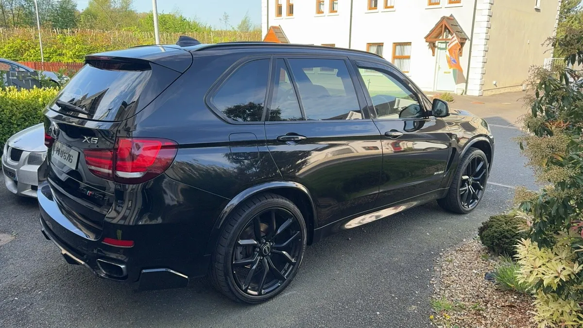 BMW X5 - Image 1