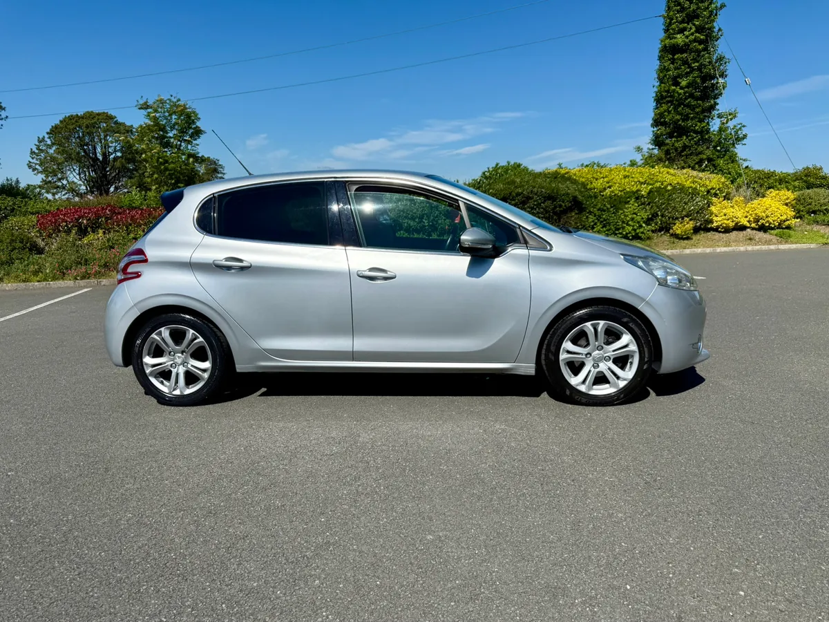 2015 PEUGEOT 208 1.2 PETROL AUTOMATIC - Image 2