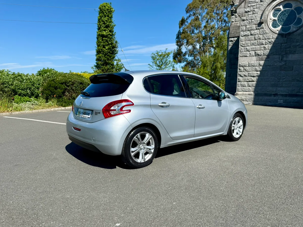 2015 PEUGEOT 208 1.2 PETROL AUTOMATIC - Image 3