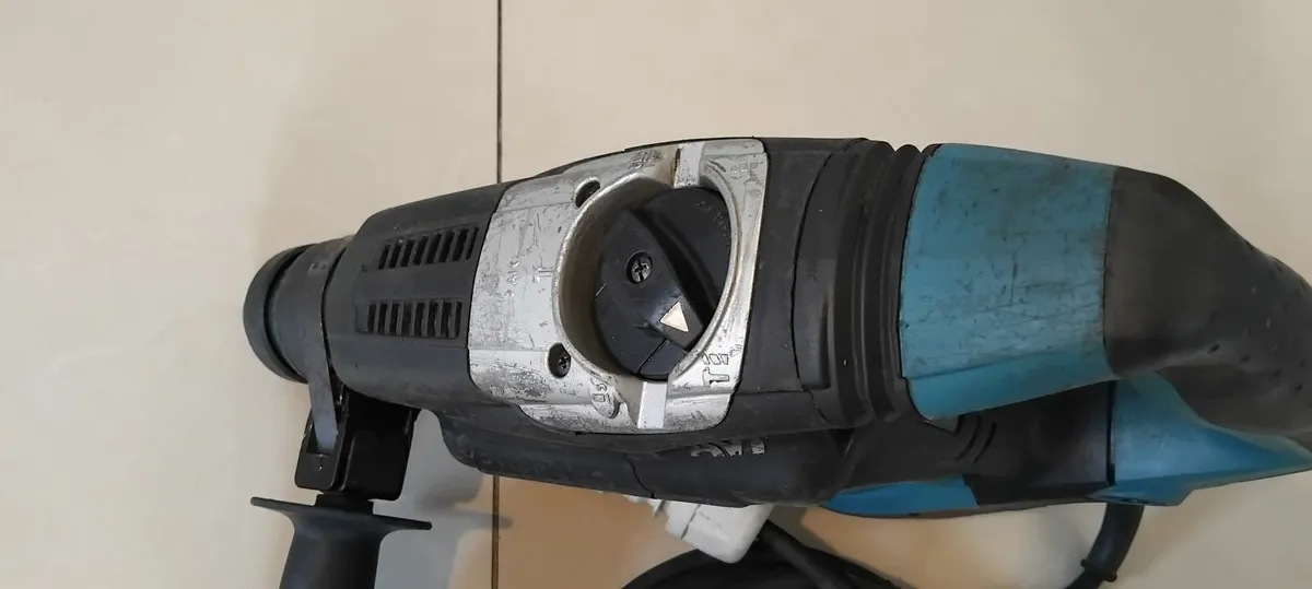 Makita HR3210C Sds+ 3 Mode 110v "Refurbished" - Image 4