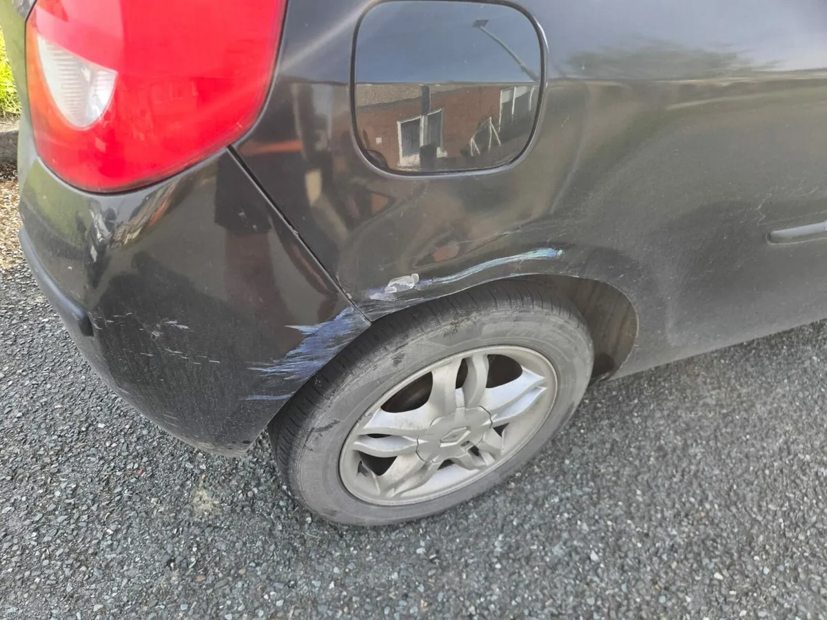 Car - Image 3