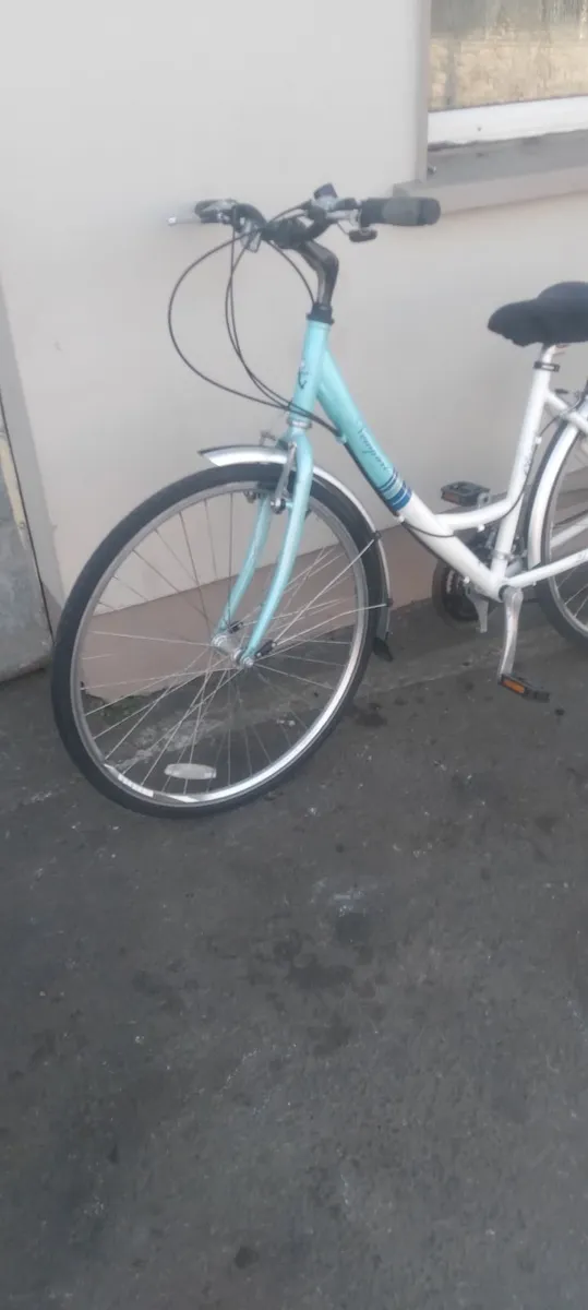 Lovely ladies bike 28inch - Image 2