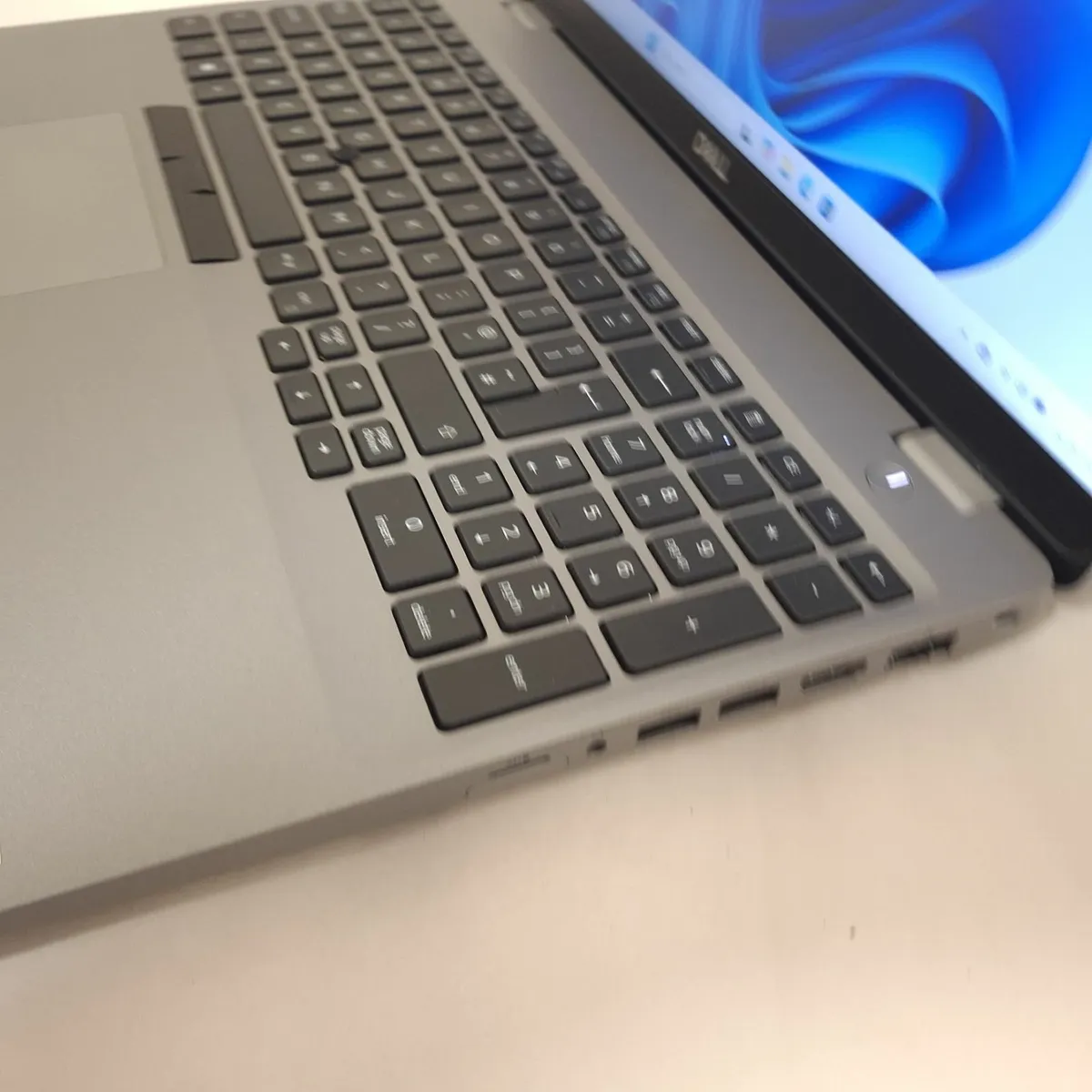 Dell Latitude 5511 10th Gen i5 Business Laptop - Image 4