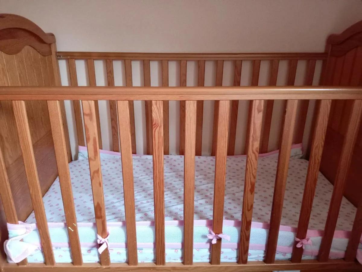 BABY COT - Image 4