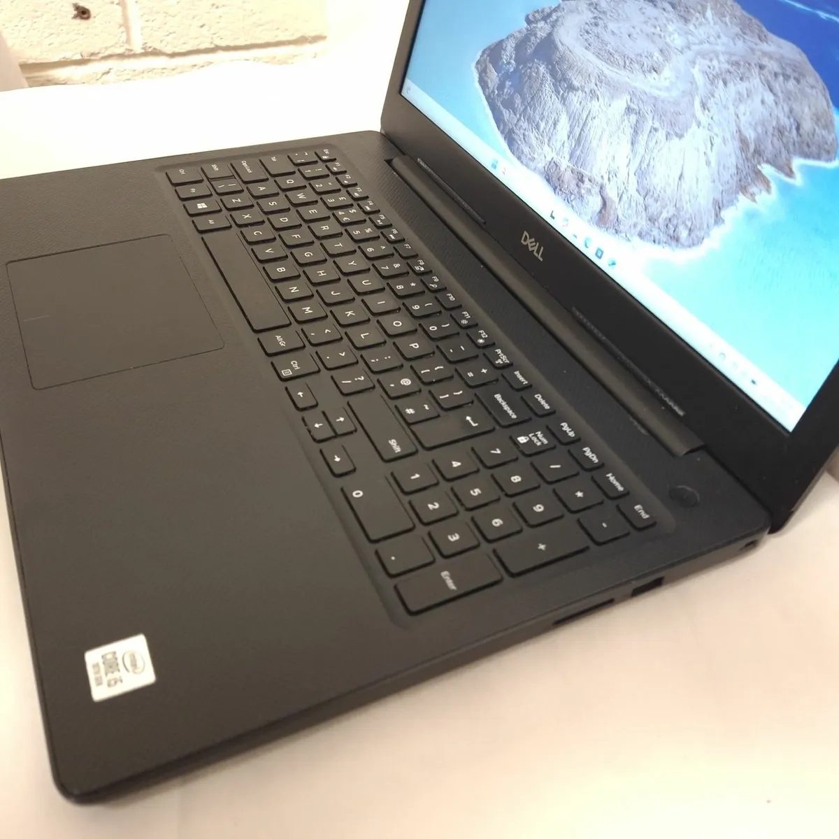Dell Latitude 3590 Business Laptop – 10th Gen i5 - Image 3