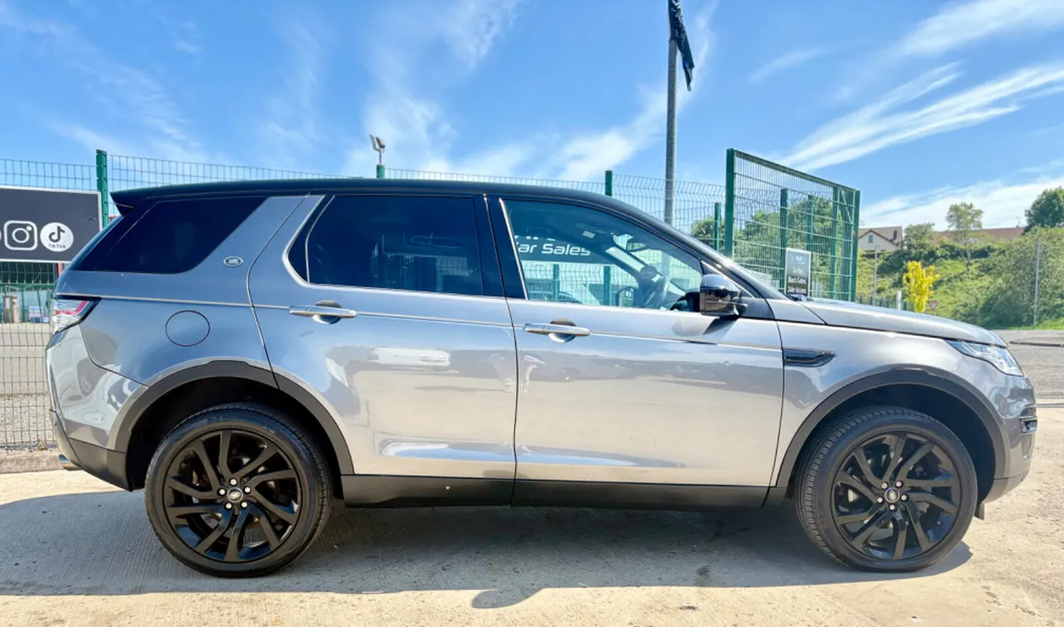 Discovery Sport 7 Seater Auto - Image 4