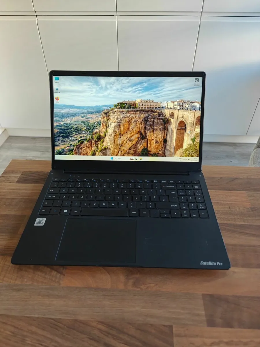 Toshiba Dynabook Satellite Pro C50 | i5 (10th gen) - Image 1