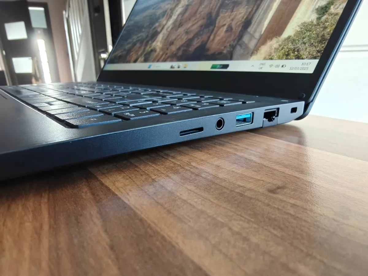 Toshiba Dynabook Satellite Pro C50 | i5 (10th gen) - Image 2