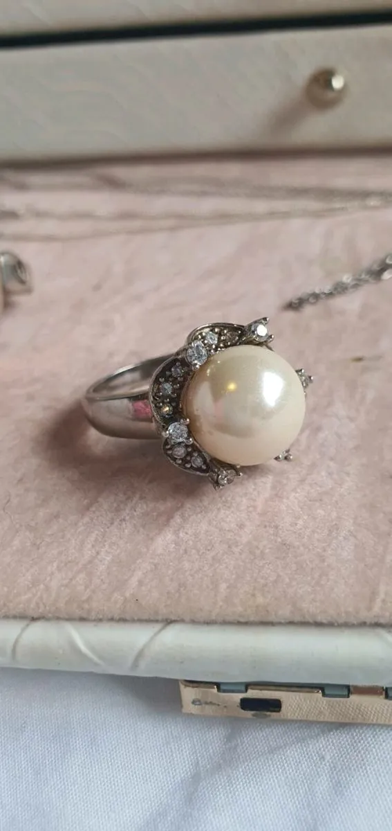 2 Sterling Silver Rings - Image 1