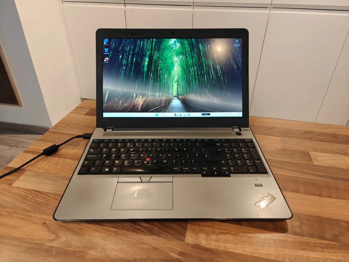 Lenovo E570 | i5 | 8GB | 256GB | 15.6" FHD | Win11 - Image 1