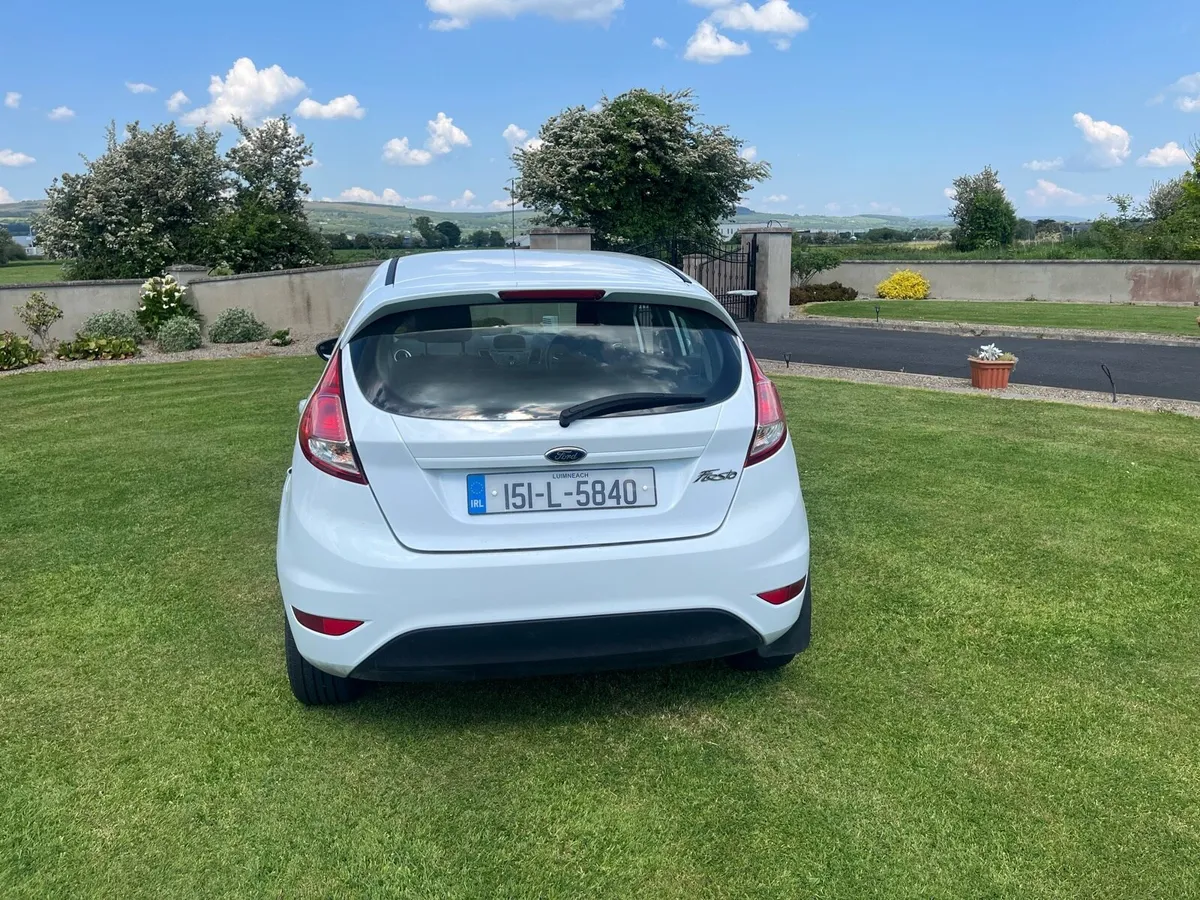 151 Ford Fiesta Zetec 1.25 low mileage - Image 2