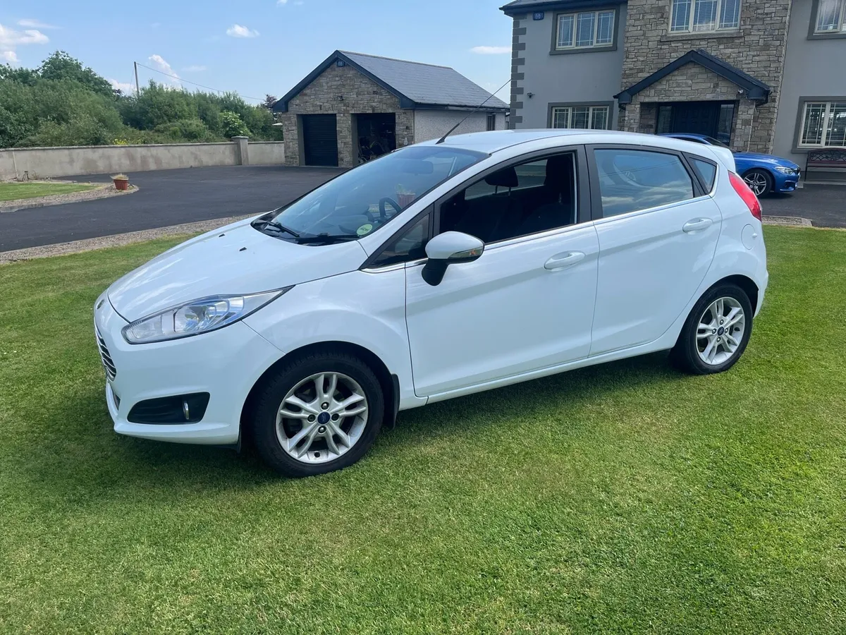 151 Ford Fiesta Zetec 1.25 low mileage - Image 3