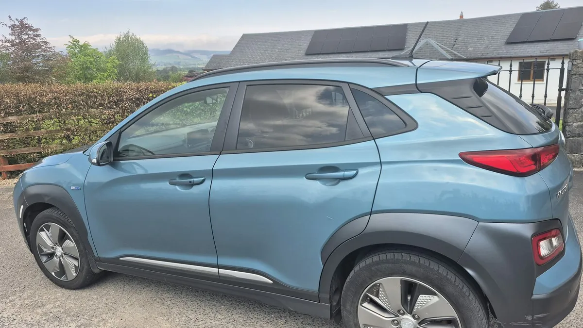 Car - Image 2