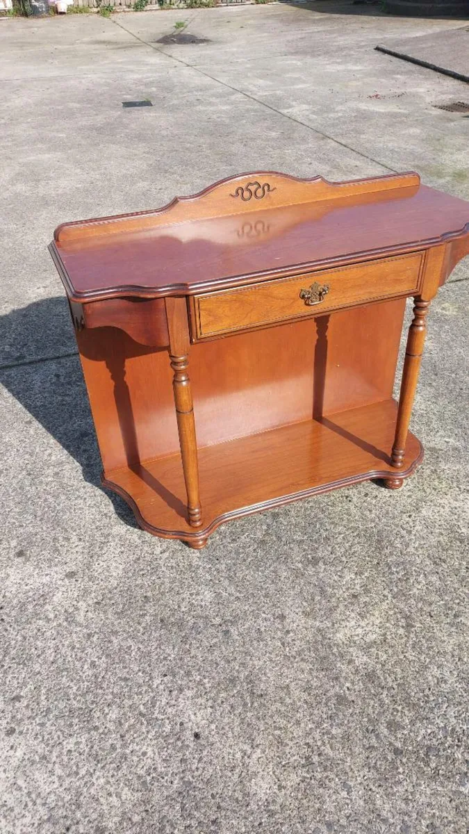 Rossmore console table - Image 1