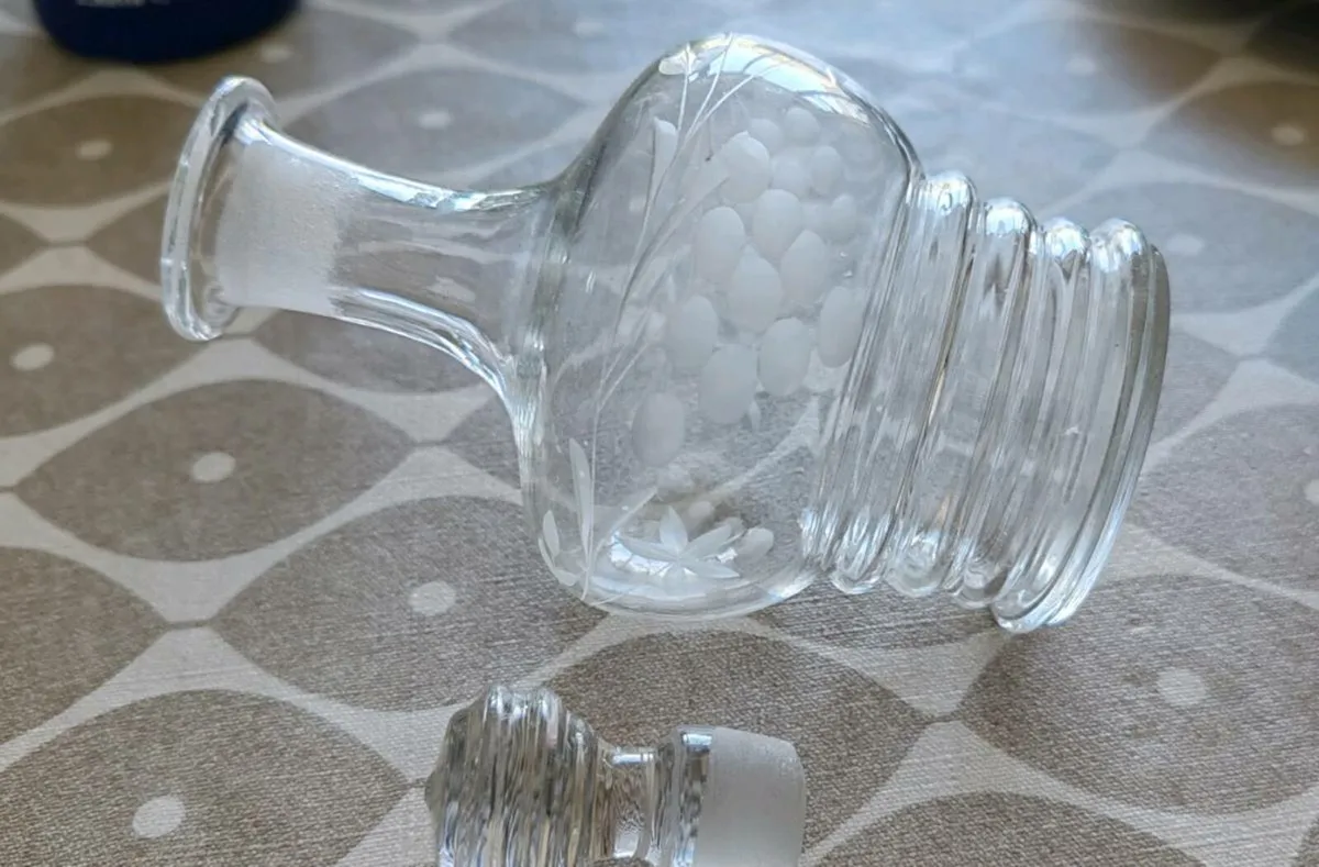 Vintage perfume bottle - Image 4