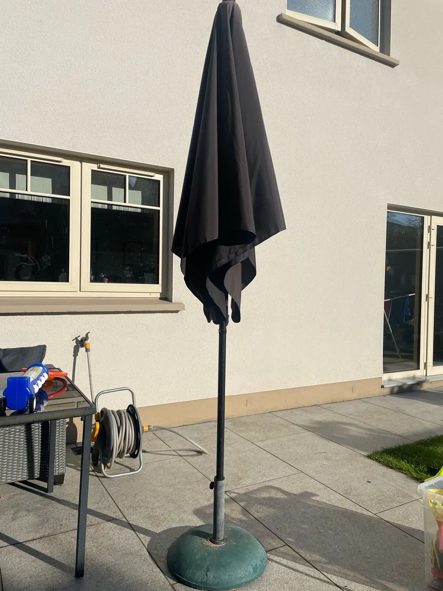 Garden Table & umbrella - Image 3
