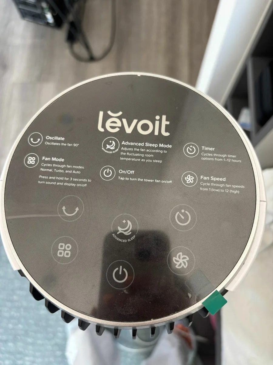 Levoit tower fan with remote, multiple settings - Image 2