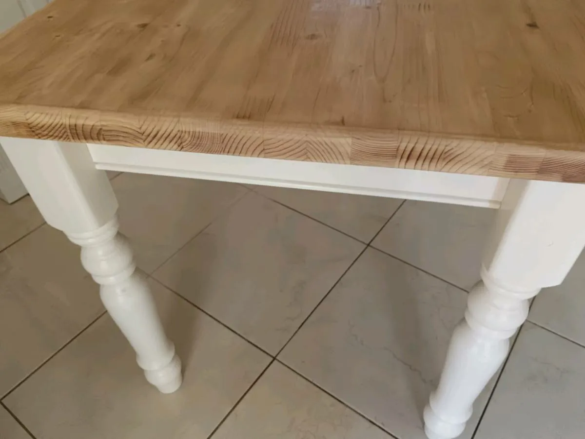 Farmhouse kitchen table - Image 2