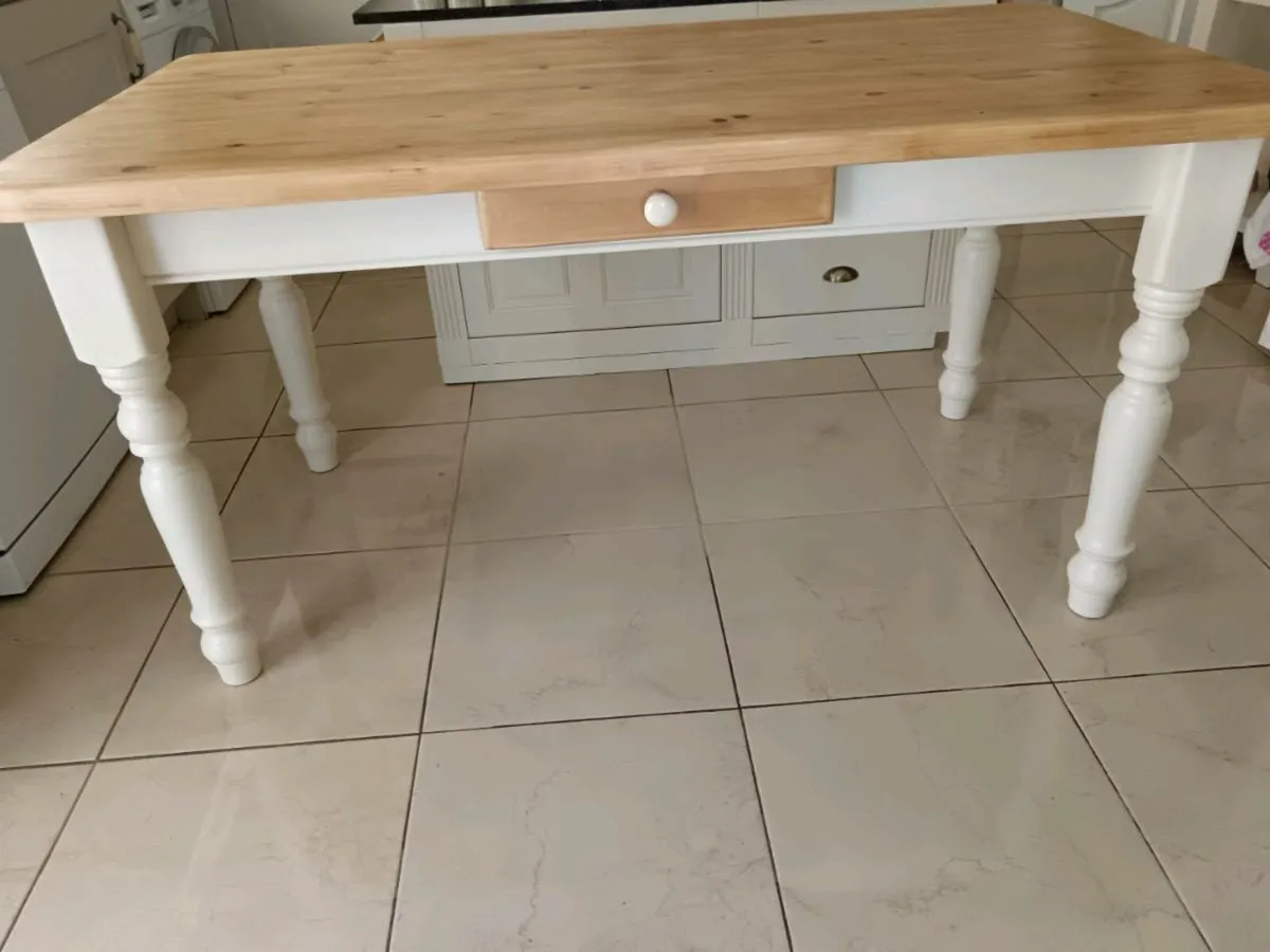 Farmhouse kitchen table - Image 4