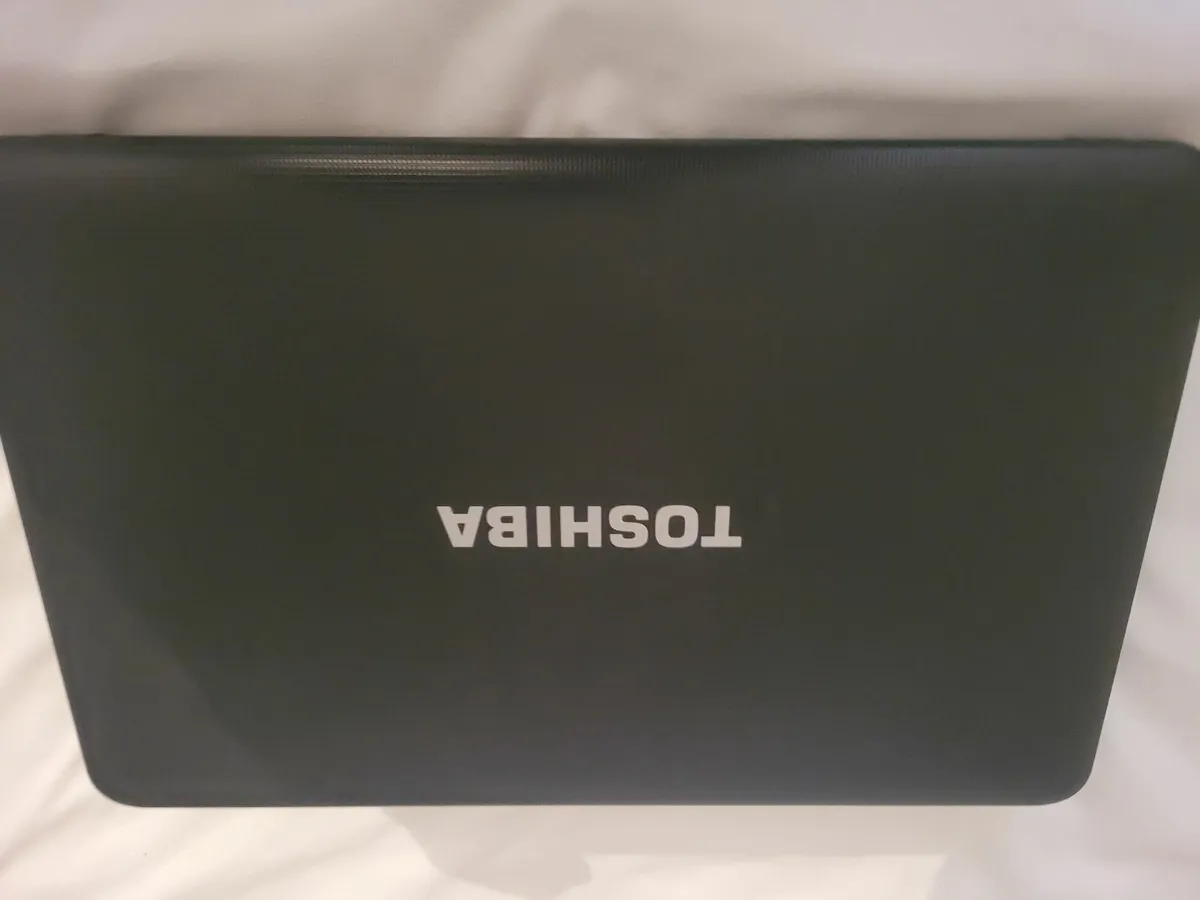 Toshiba laptop - Image 1