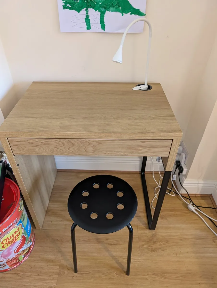 Desk Micke + Stool Marius+ Lamp Navlinge Ikea - Image 1