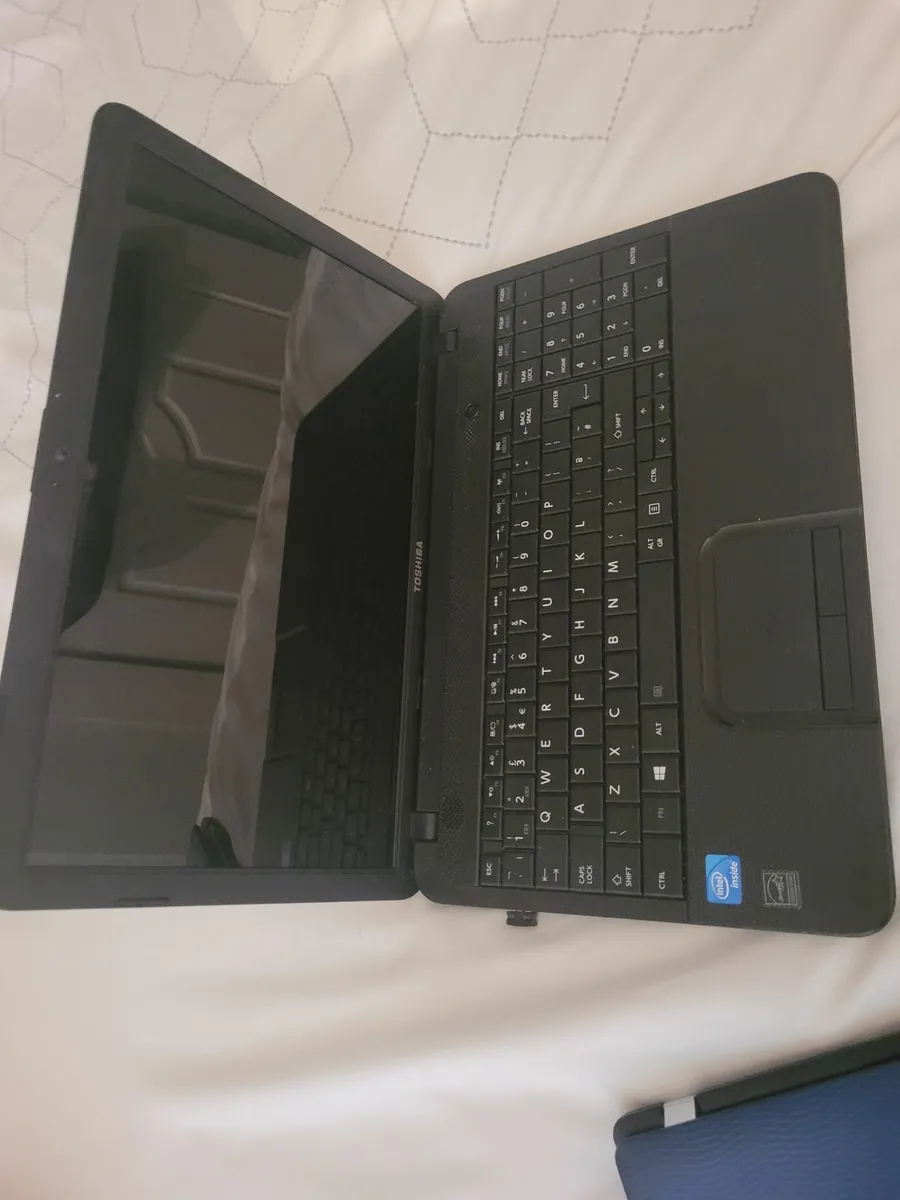 Toshiba laptop - Image 3