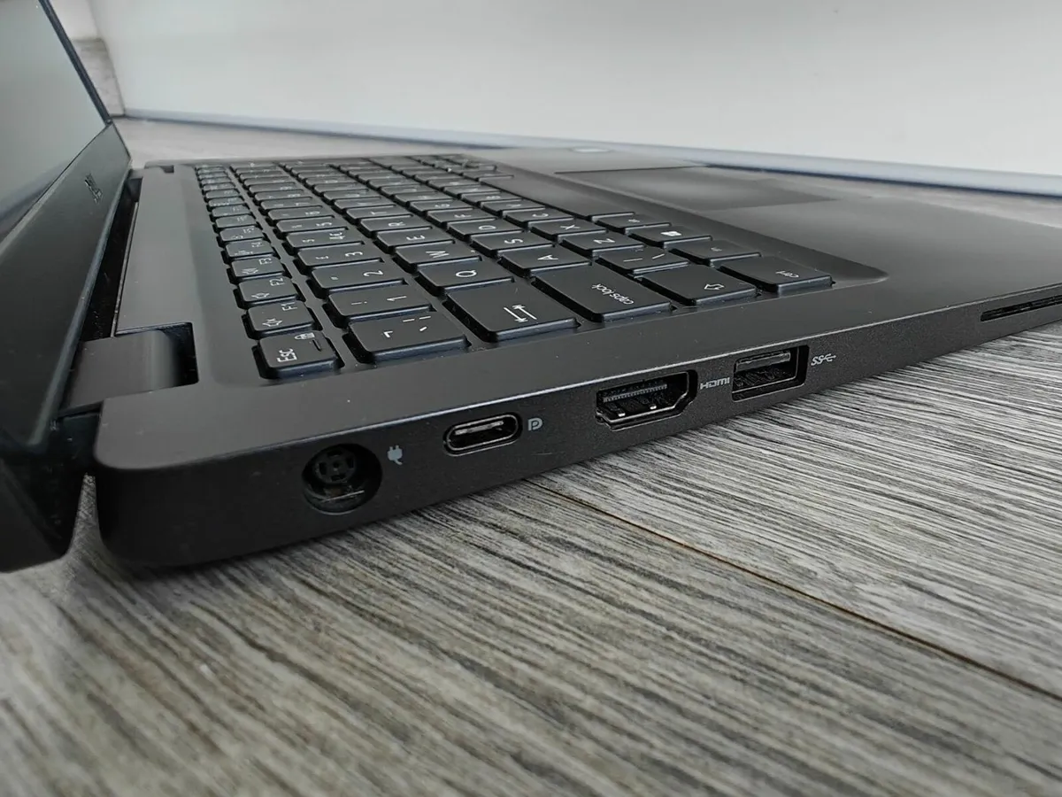 Dell Latitude 5300 | i5 | 16GB | 256GB | Touch - Image 3