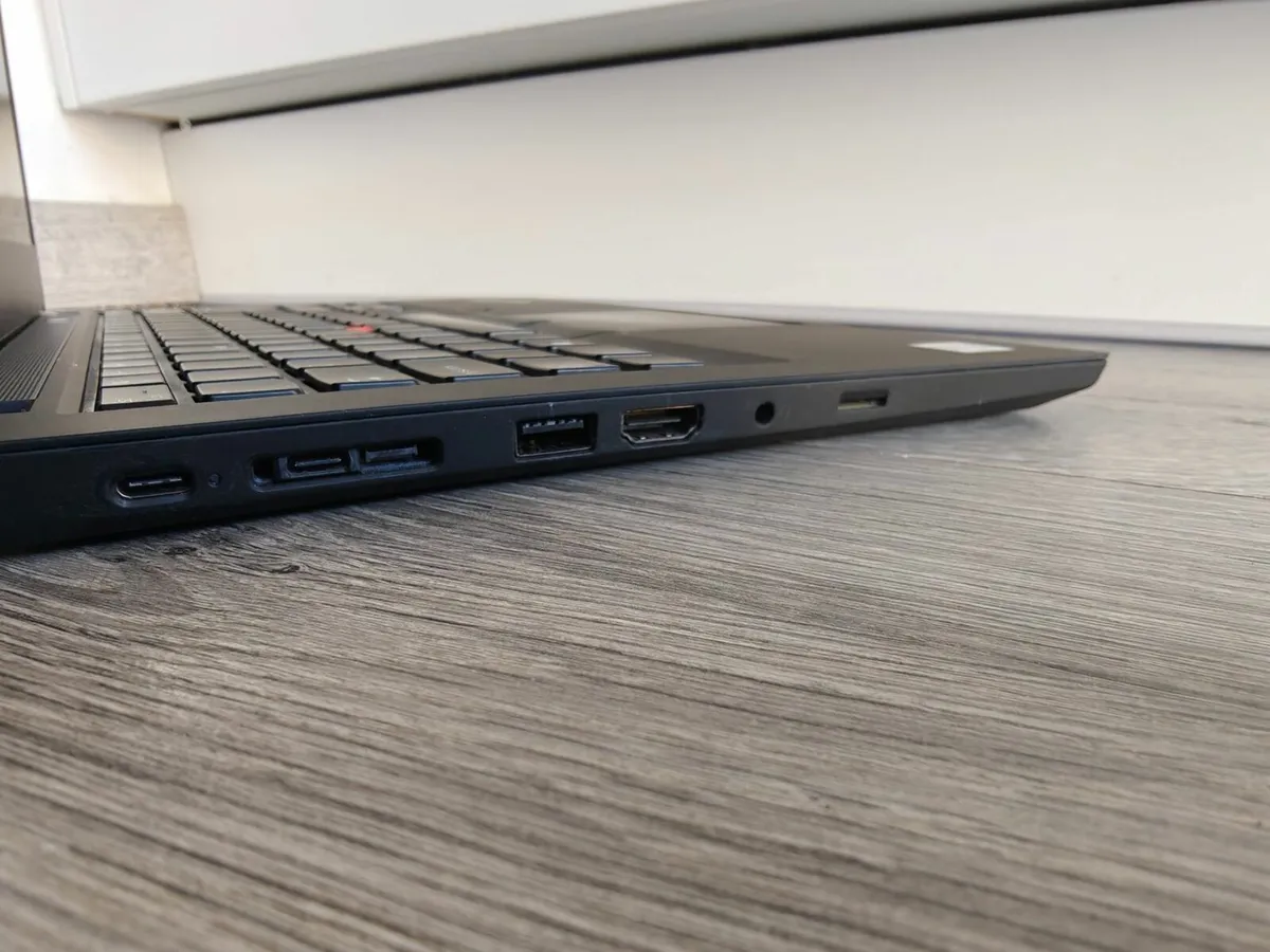 Lenovo ThinkPad T14 Gen1 Laptop | i5 (10th gen) | - Image 4