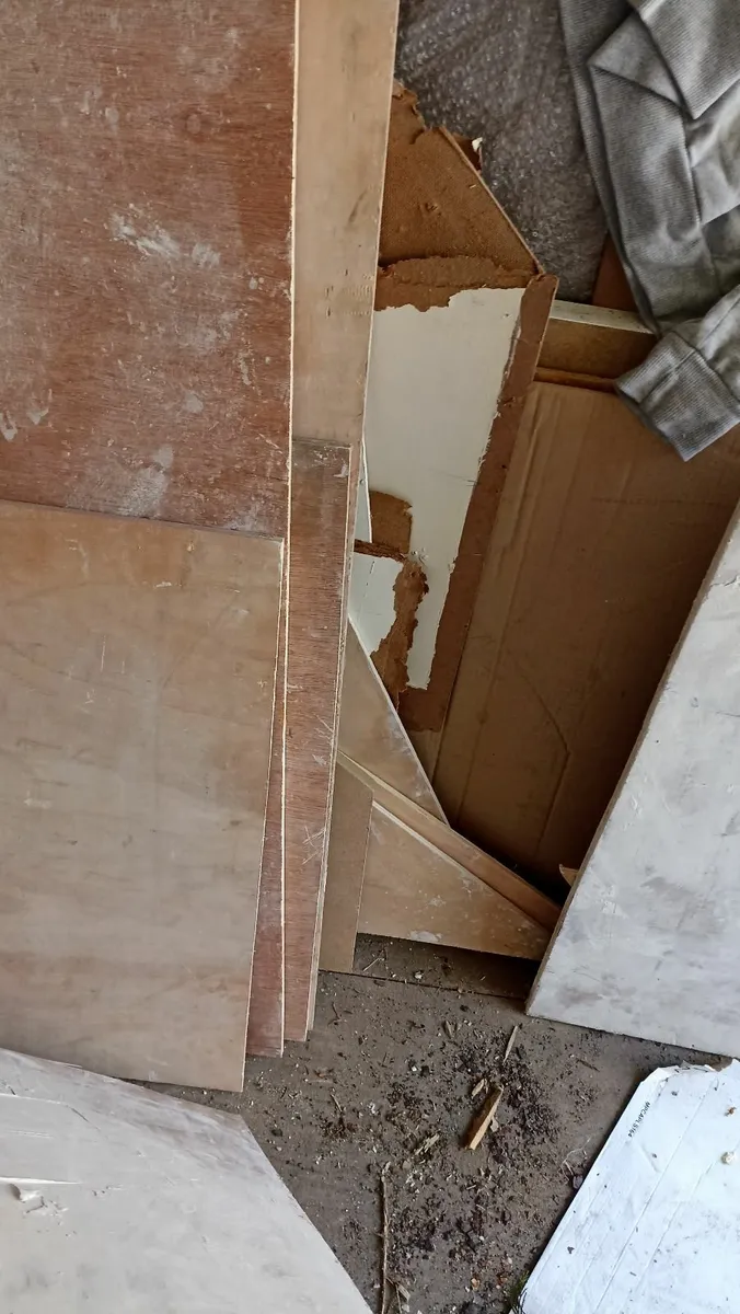 Cuttings of Plywood. - Image 4