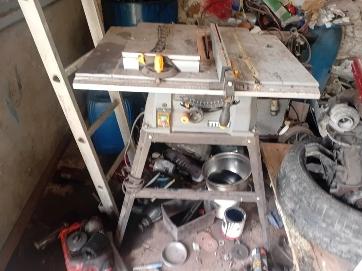 Garage tools and chopsaw - Image 1