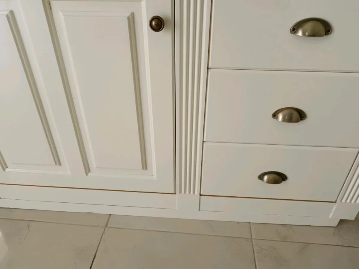Kitchen island - Image 2