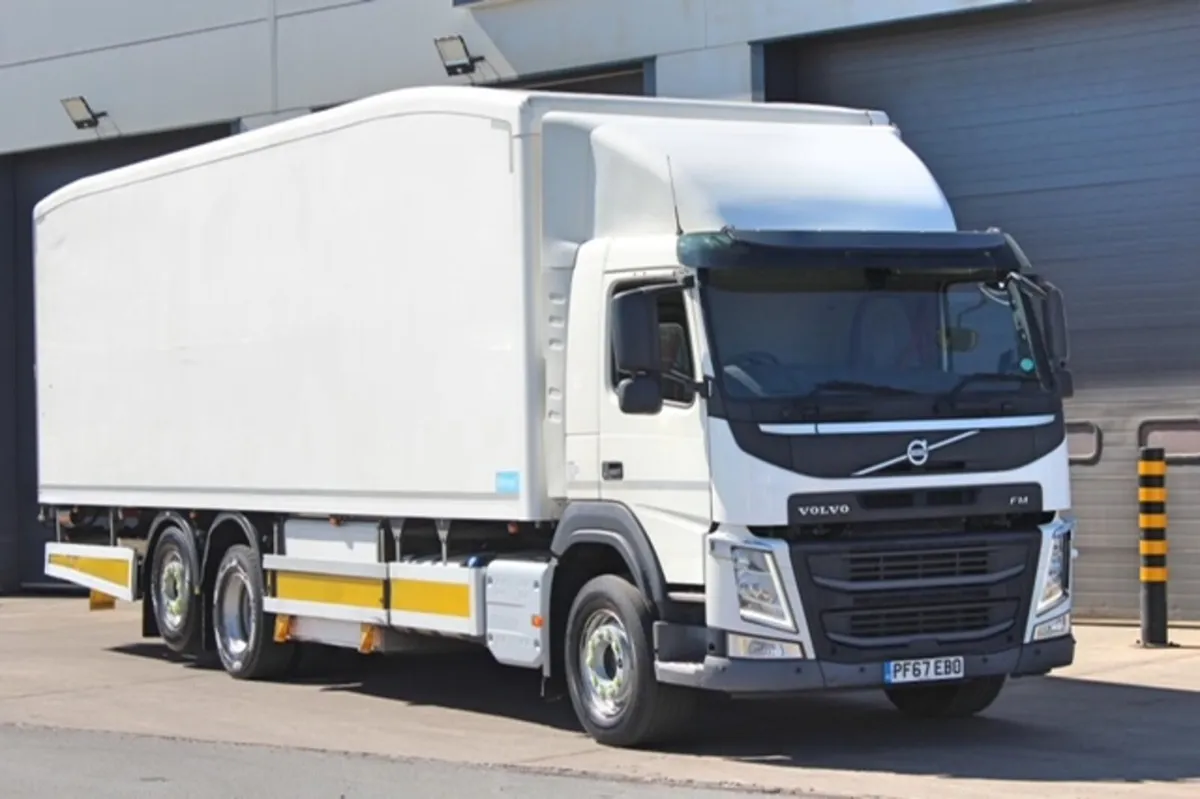 2018 VOLVO FM-330 6X2 FRIDGE LORRY - Image 1