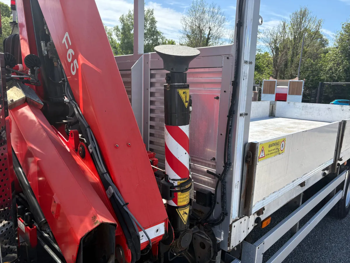 DAF LF 180 12 Ton Flatbed & Fassi Crane - Image 3