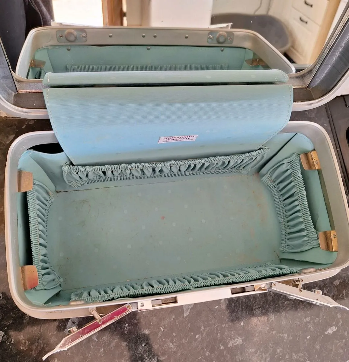 Vintage Samsonite Silhouette vanity case - Image 3
