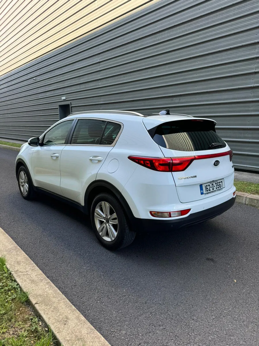 Kia Sportage 2016 EX PAN ROOF SAT-NAV - Image 4