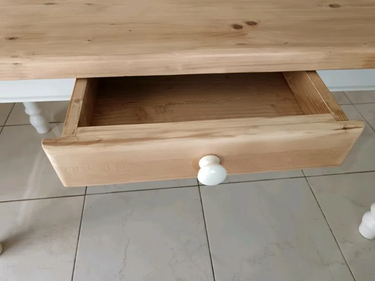 Farmhouse kitchen table - Image 1