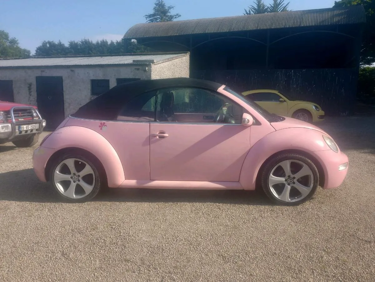 VW Beetle convertible - Image 4
