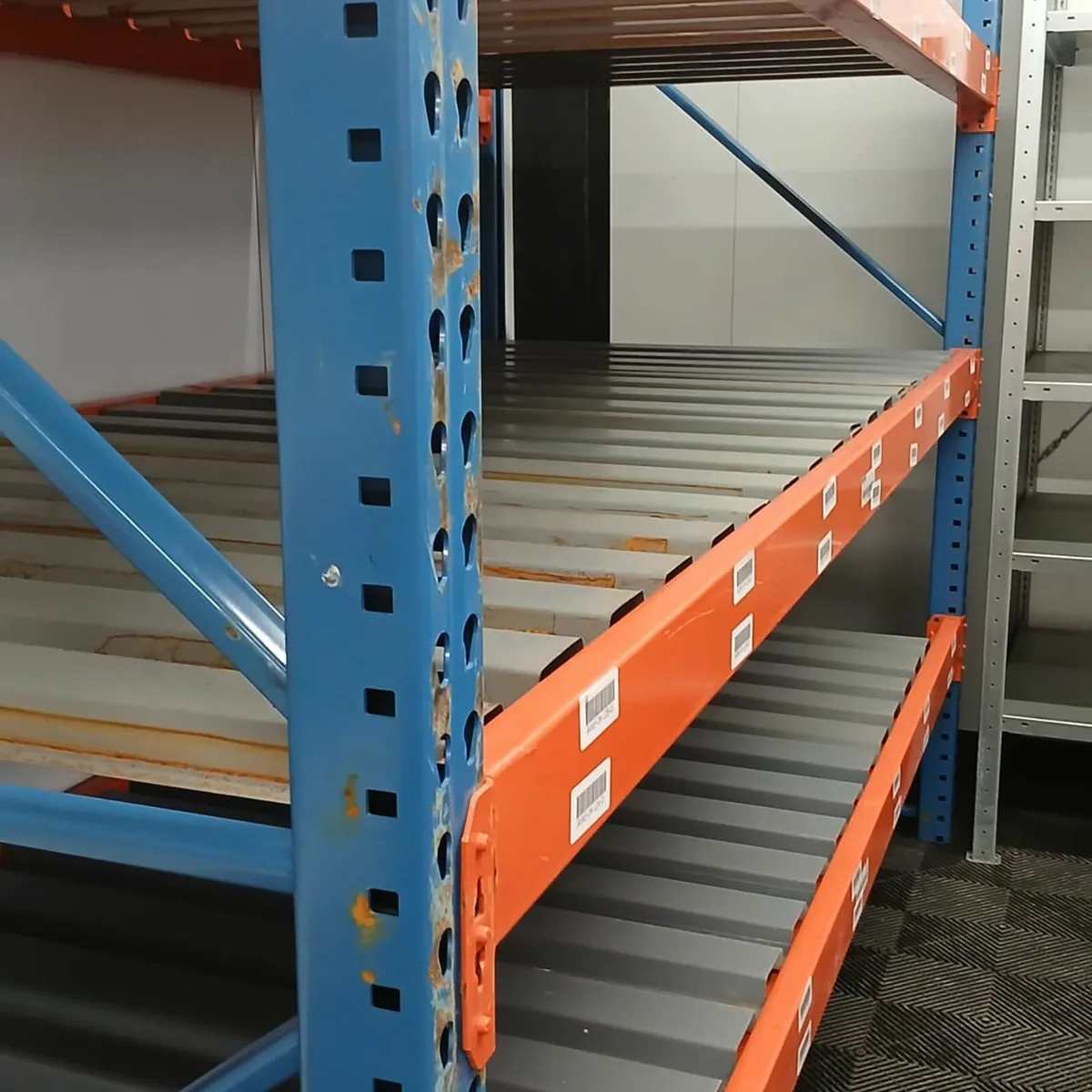 Used Garage Shelving (ref:LS019) - Image 2