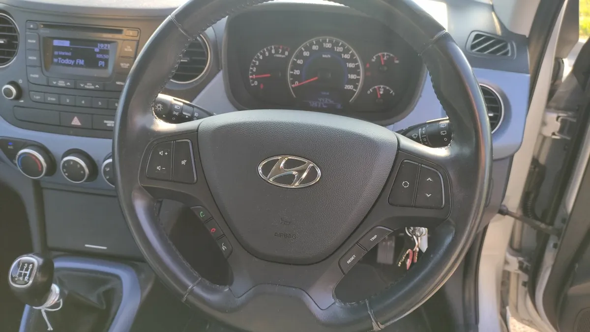Hyundai i10 2014 (low kms) - Image 3
