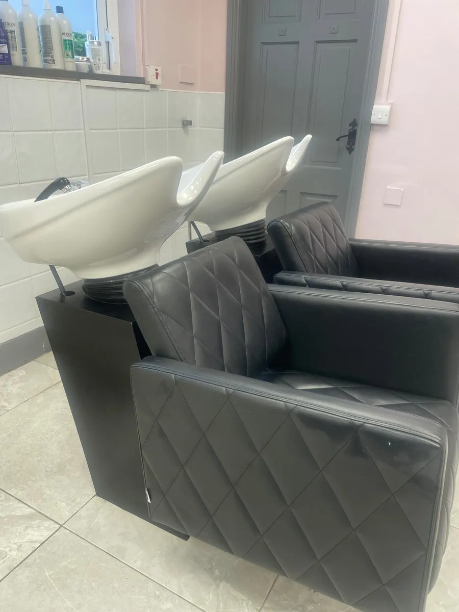 Hair salon furniture - Image 1