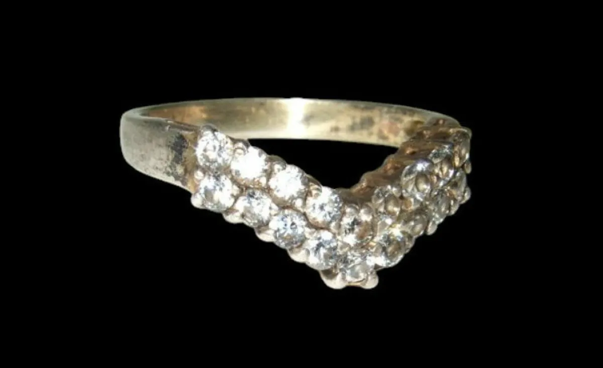 Vintage Hallmarked Silver Sapphire Wishbone Ring - Image 2