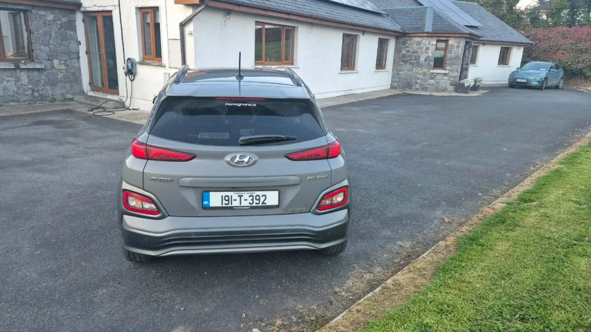 Car - Image 3