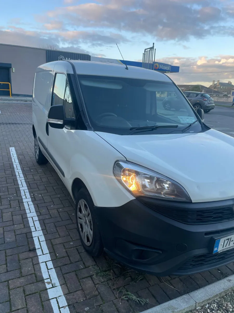 Fiat Doblo 2017 van. No vat - Image 2