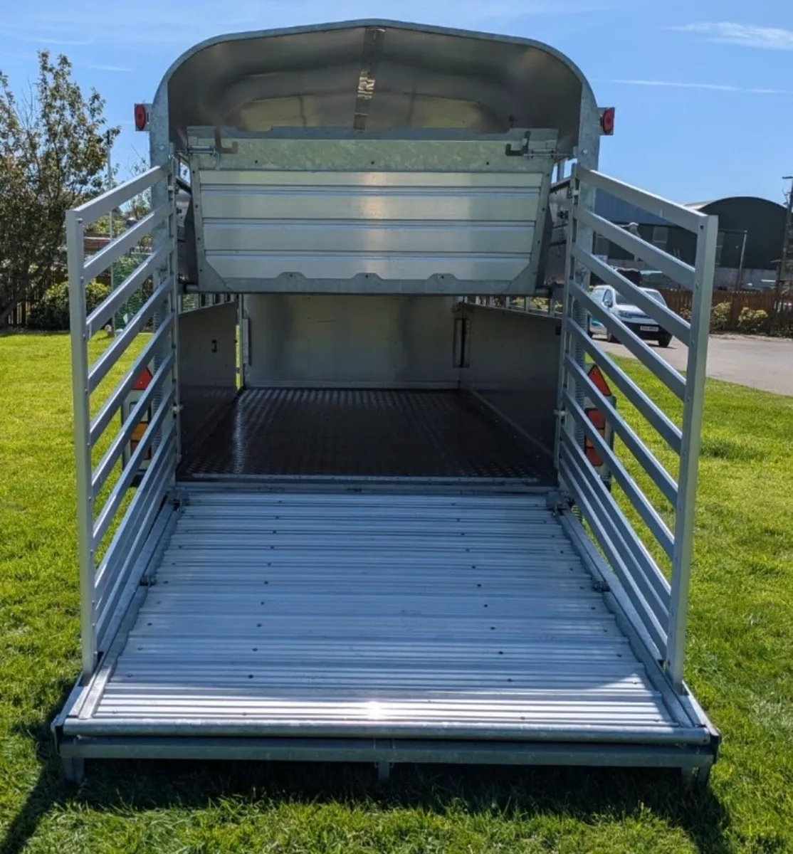 Nugent Livestock Trailer - Image 3