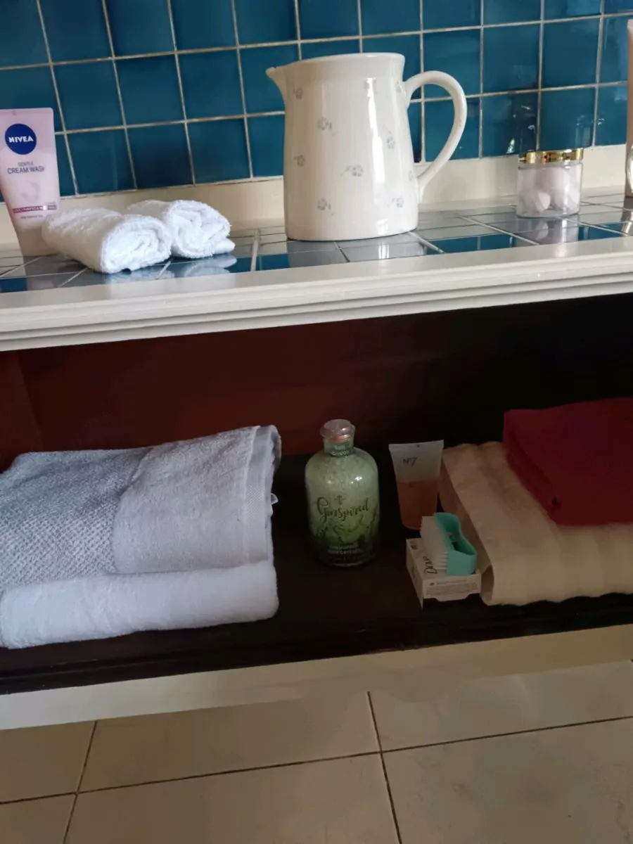 Washstand - Image 1