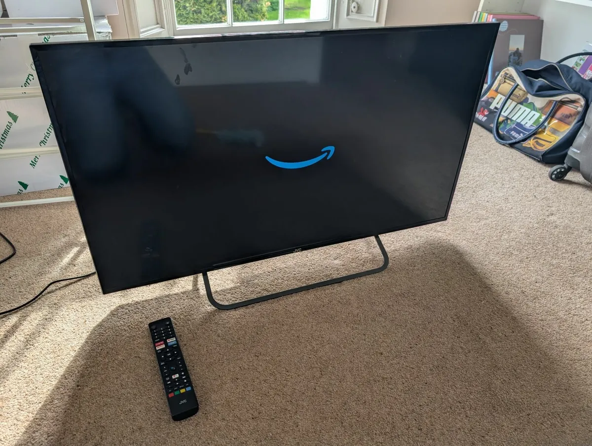 SmartTV JVC 40" LED HD - Image 1