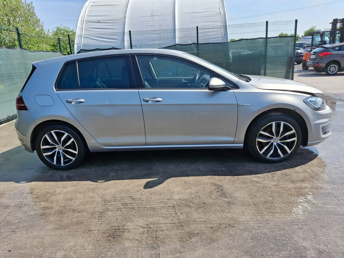 201 Volkswagen Golf E1F Fully electric - Image 4