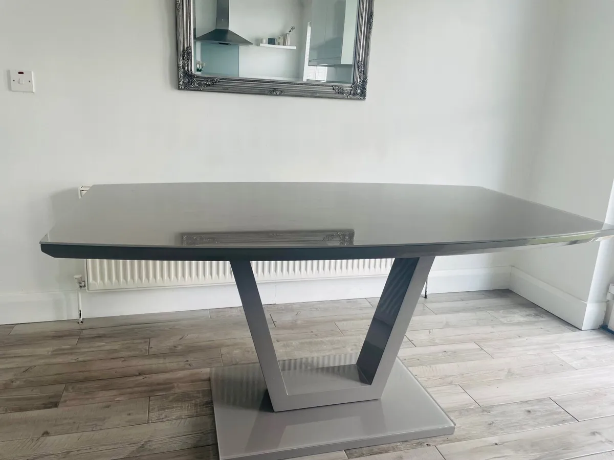 Kitchen table